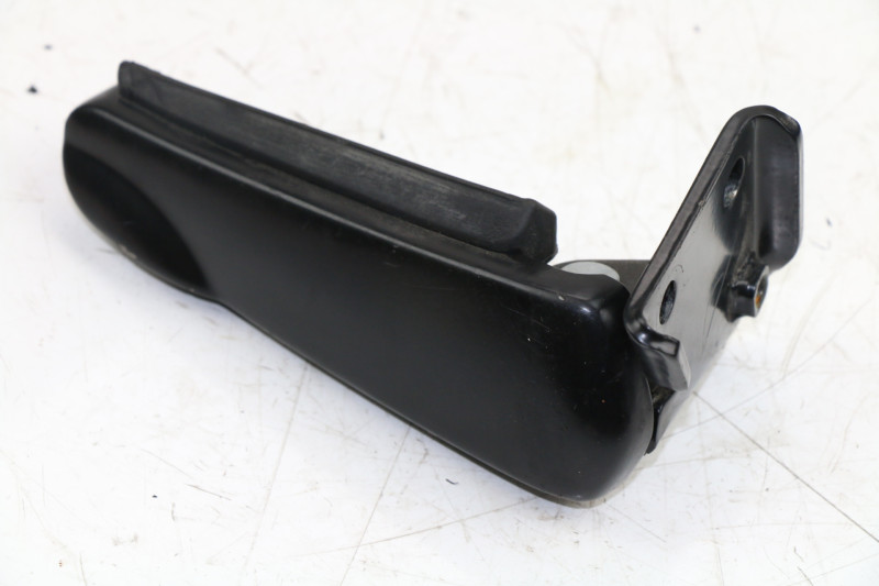 cale-pied-arriere-droit-gilera-runner-sp-50-cm3-42140-2.jpeg