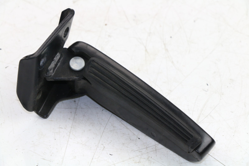 cale-pied-arriere-droit-gilera-runner-sp-50-cm3-42140-3.jpeg