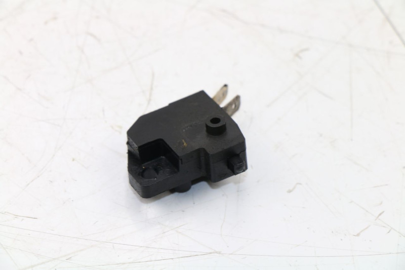 contacteur-feu-stop-droit-kawasaki-z-125-cm3plus-49557-1.jpeg