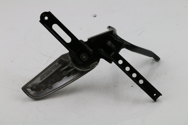 platine-cale-pied-arriere-gauche-honda-pcx-jf28-125-cm3plus-38548-1.jpeg